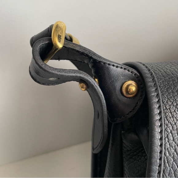 Dooney and Bourke black leather horseshoe saddle bag awl - Picture 8 of 16